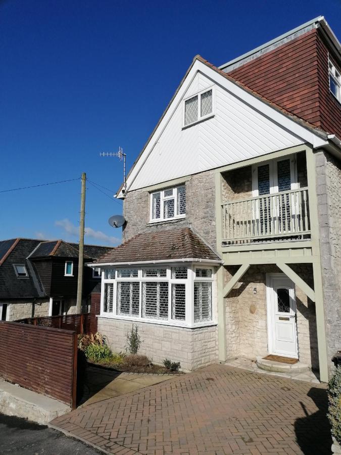 5 * Preston (Dorset)